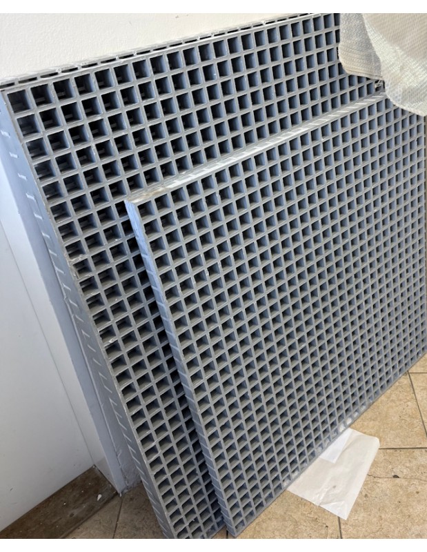 Komposiittiritilä  26x38x38 mm, 1 x 2 m