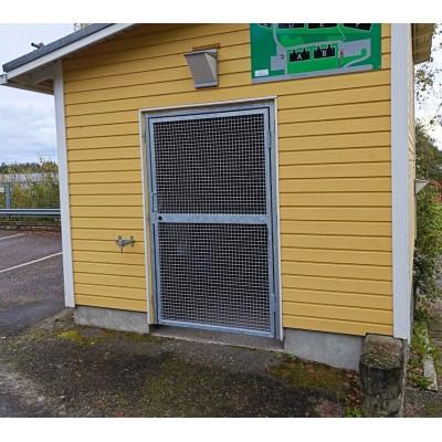 Teräsverkkoovi mittatilaustuote
